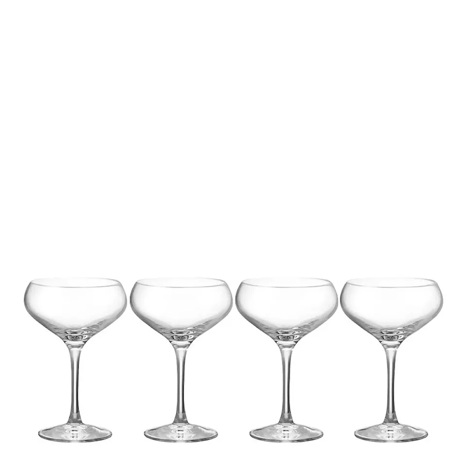 Fyra kristallglas i coupeform på 21 cl