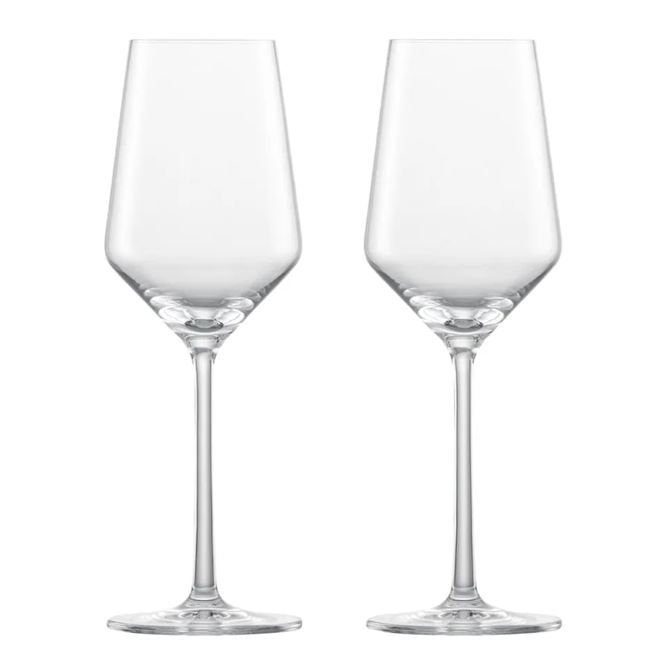 Två klara vitvinsglas på 41 cl i kristallglas