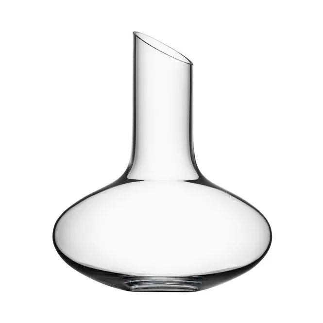 Vinkaraff i glas med bred botten och smal hals